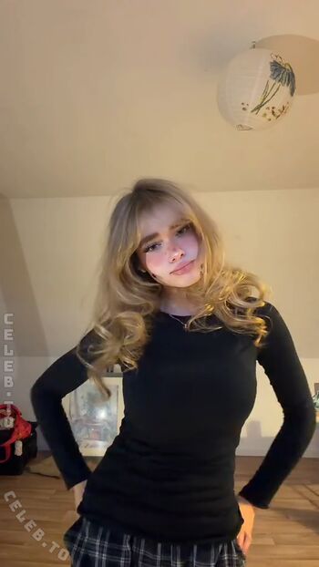 Full leaked Felinenyaa private photo