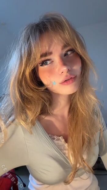 Full leaked Felinenyaa private photo