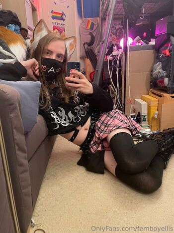 Full leaked Femboyellis private photo