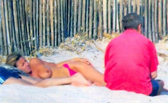 Full leaked Femmes journalistes private photo