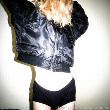 Full leaked Femmetannelle private photo