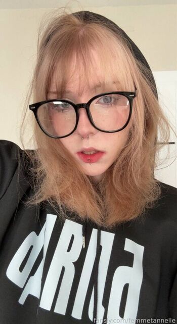 Full leaked Femmetannelle private photo