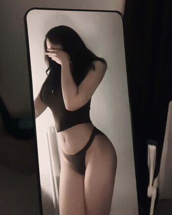 Full leaked Fernlychan private onlyfans photo