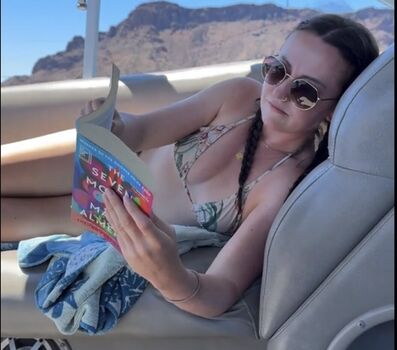 Full leaked Fictionalshenanigans private onlyfans photo