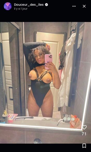 Full leaked Fille des ile private photo