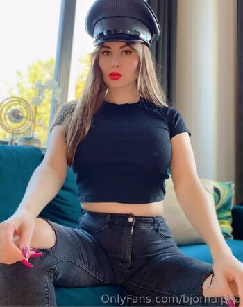 Full leaked Findomhella private photo
