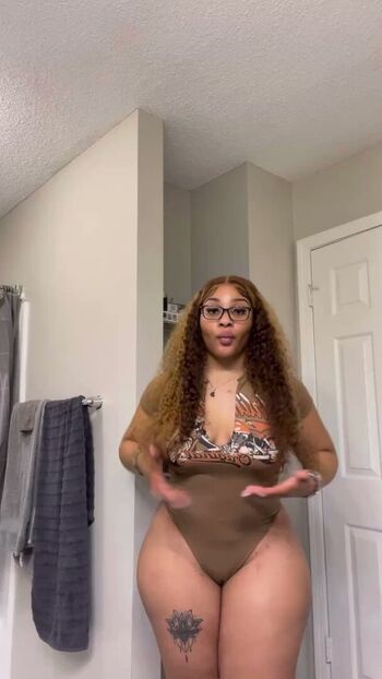 Full leaked Fineshitseni private onlyfans photo