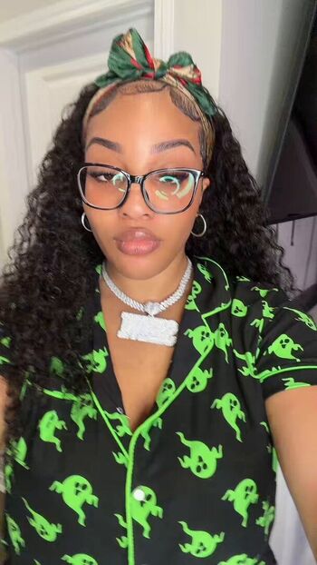 Full leaked Fineshitseni private onlyfans photo