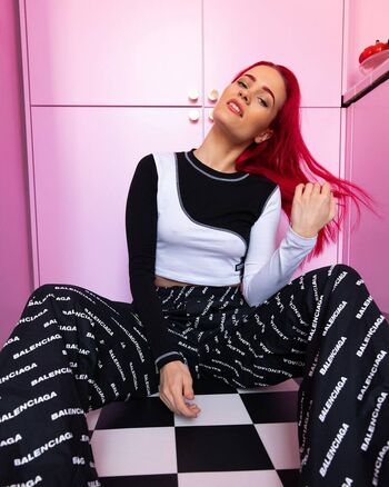 Full leaked Finnish musical artists private onlyfans photo