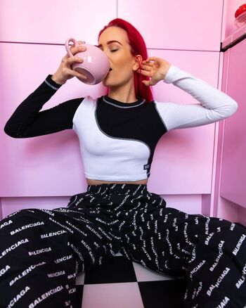 Full leaked Finnish musical artists private onlyfans photo