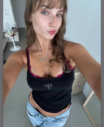 Full leaked Fitbyalx private onlyfans photo