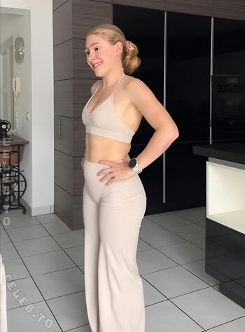 Full leaked Fitbyhannaah private photo