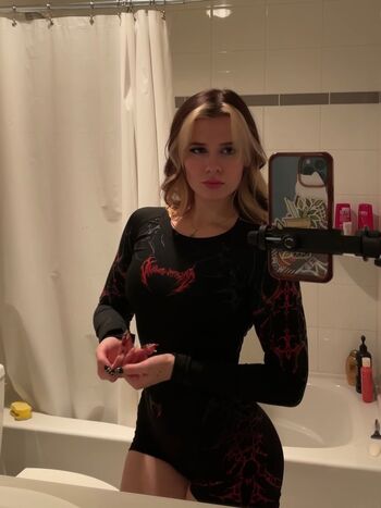 Full leaked Fitssumi private onlyfans photo