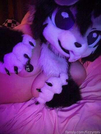 Full leaked Fizzyroni private photo