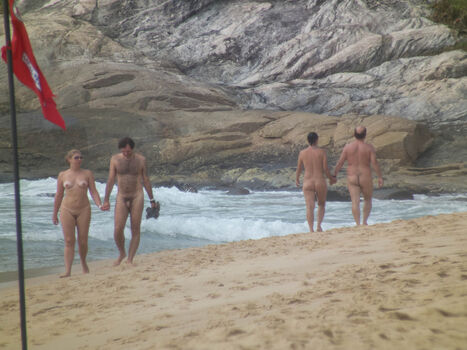 Flagras Em Praia
