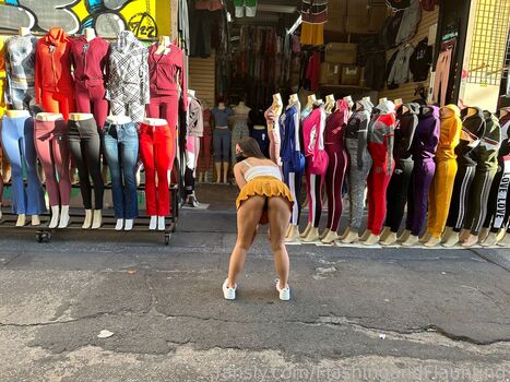 Full leaked Flashingemma private onlyfans photo