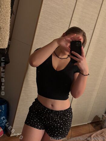 Full leaked Fleurskywalker private onlyfans photo