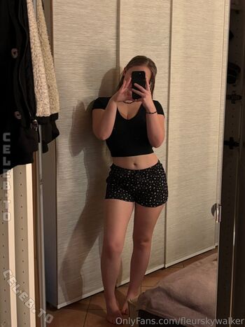 Full leaked Fleurskywalker private onlyfans photo