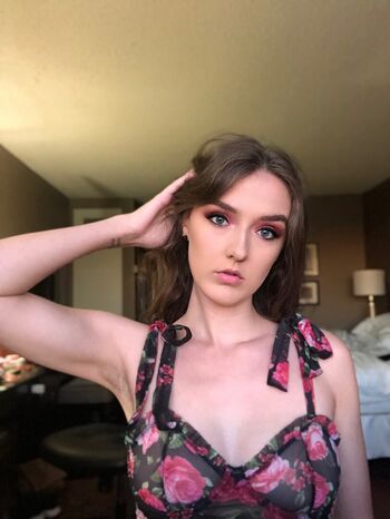 Full leaked Foxyopheliaa page private photo