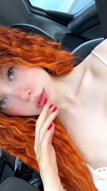 Full leaked Fraaoula private onlyfans photo