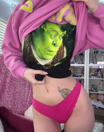 Full leaked Frailu  page private photo
