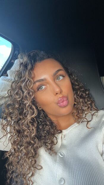 Full leaked Franditellaa private onlyfans photo