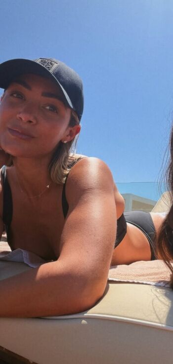 Full leaked Frankie bridge page private photo