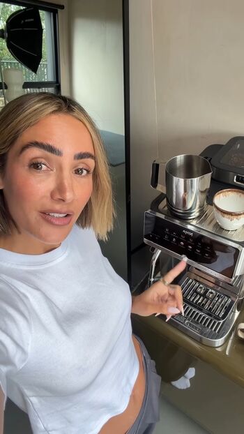Full leaked Frankie bridge private photo