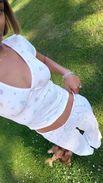 Full leaked Frankie bridge private photo