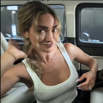 Full leaked Frankie bridge private photo