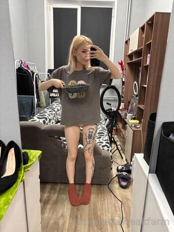Full leaked Freakfarm private photo