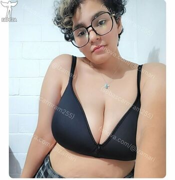 Full leaked Freakychikie private photo