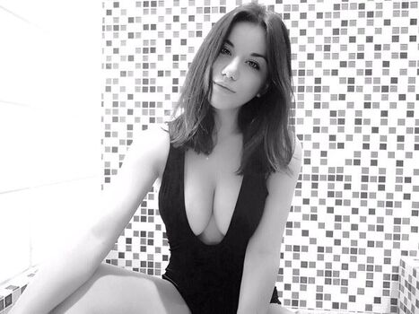 Full leaked Frenchfever private photo