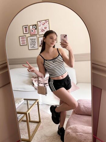 Full leaked Freyacollinsxx private photo