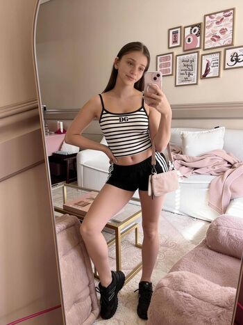 Full leaked Freyacollinsxx private photo