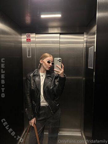 Full leaked Fridafamily private onlyfans photo