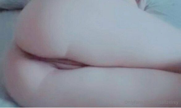 Full leaked Fridaitzelreyes private onlyfans photo