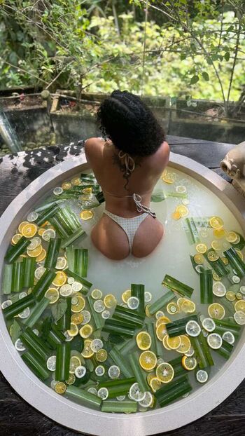 Full leaked Frizzylifts private onlyfans photo