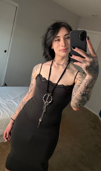 Full leaked Froufrousam private onlyfans photo