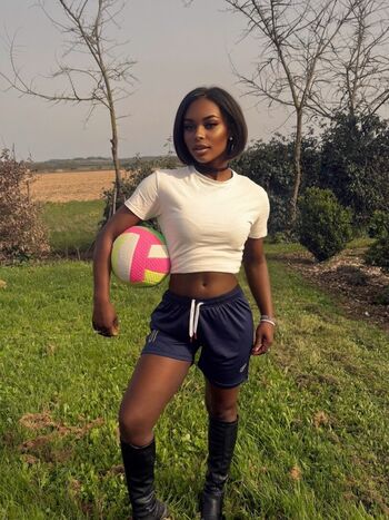 Full leaked Fsemelagne page private onlyfans photo