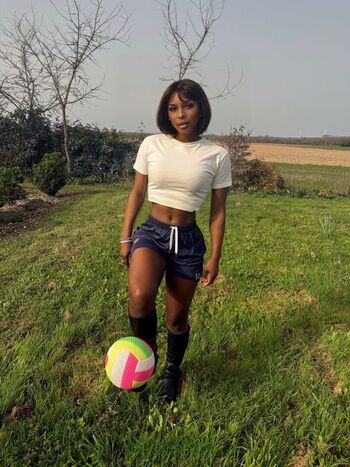 Full leaked Fsemelagne page private onlyfans photo