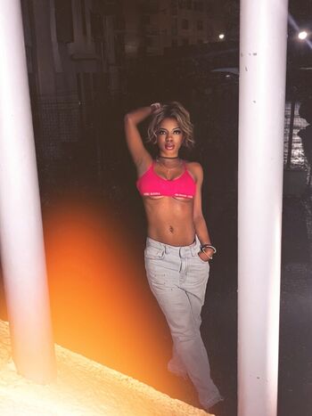 Full leaked Fsemelagne private onlyfans photo