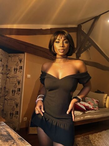 Full leaked Fsemelagne private onlyfans photo