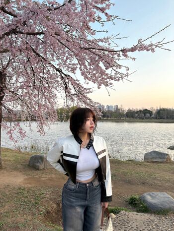 Full leaked G hyung page private photo