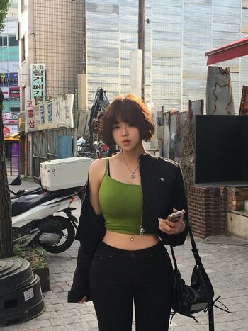 Full leaked G hyung page private photo