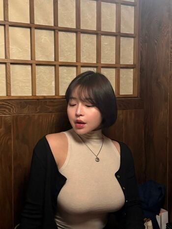 Full leaked G hyung private photo