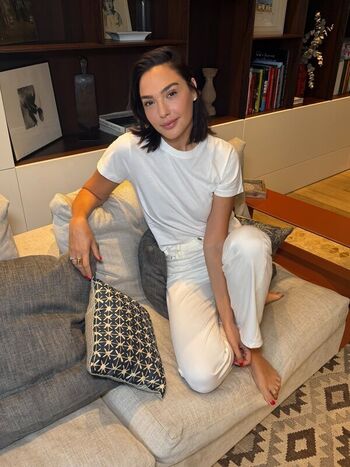 Full leaked Gal gadot private photo