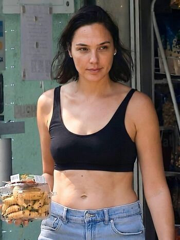 Full leaked Gal gadot private photo