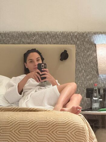 Full leaked Gal gadot private photo