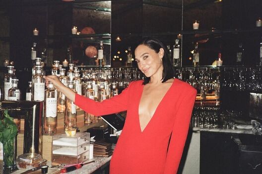 Full leaked Gal gadot private photo
